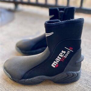 Mares Trilastic 5mm Dive Boots, Size XS / 6, ONLY USED FOR 10 DIVES FOR CERT